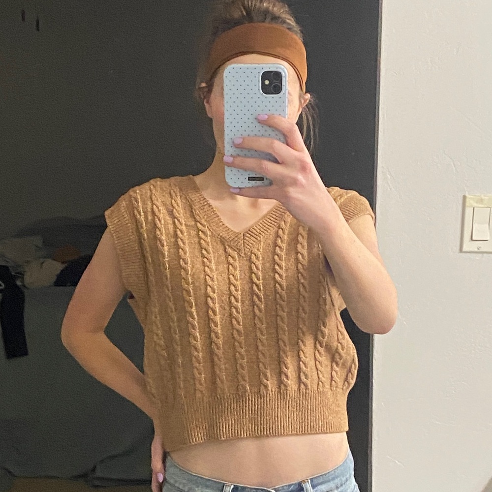 cupcakes & cashmere Ribbed Knit Sweater Vest in Camel Brown